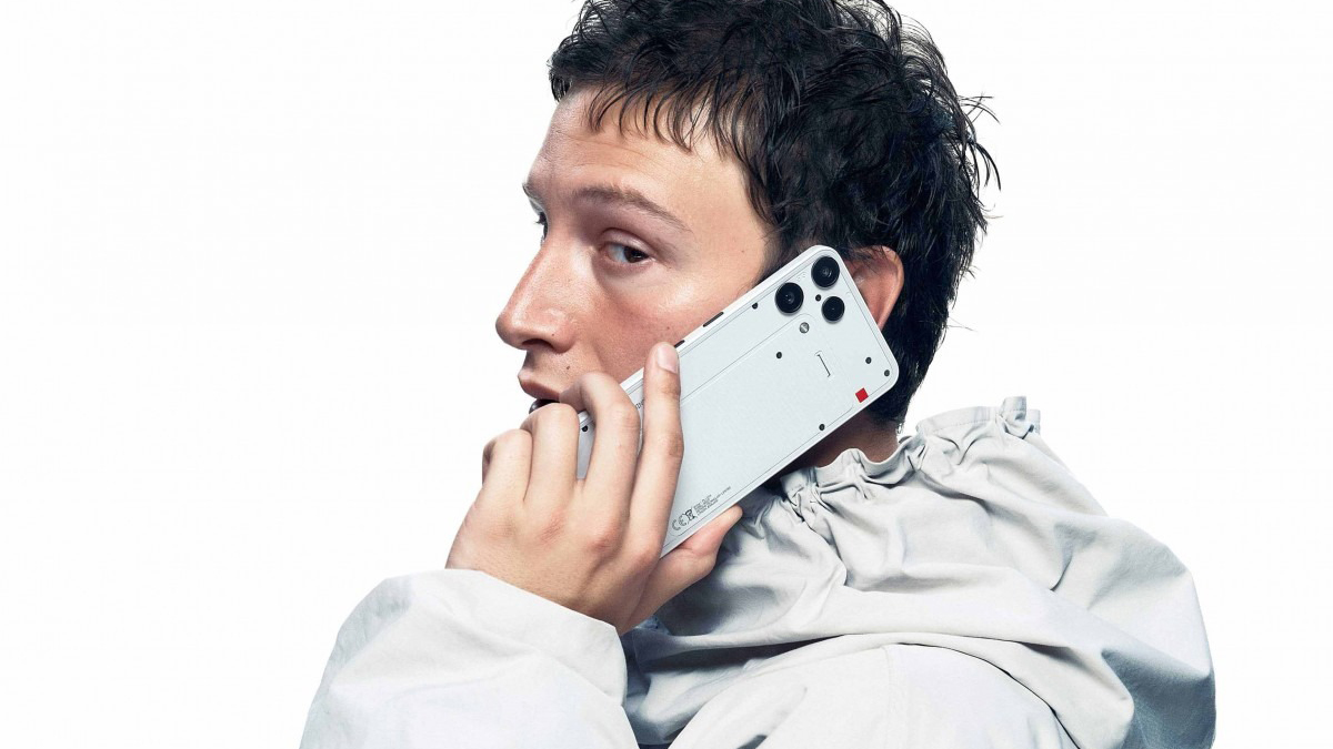 Điện thoại có thiết kế đơn giản nhưng tinh tế