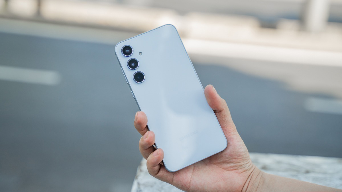 Galaxy A77 bất ngờ lộ diện: Dòng A7x của Samsung chuẩn bị tái xuất sau nhiều năm vắng bóng?