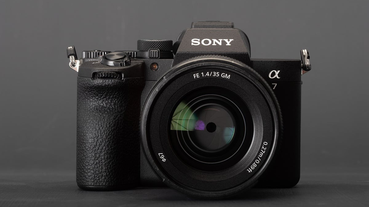 Sony A7V ra mắt: Cảm biến xếp chồng một phần 33MP mới, chống rung 7.5 stop, giá từ 76.46 triệu đồng Sony A7V ra mắt: Cảm biến xếp chồng một phần 33MP mới, chống rung 7.5 stop, giá từ 76.46 triệu đồng