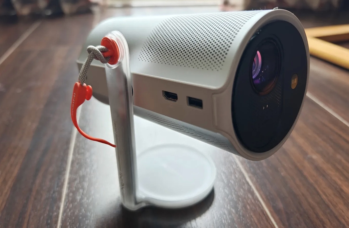 Đánh giá Xgimi Mogo 4 Laser về phụ kiện