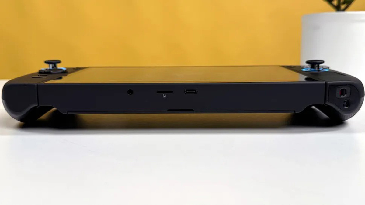 Đánh giá Lenovo Legion Go 2 về cổng kết nối