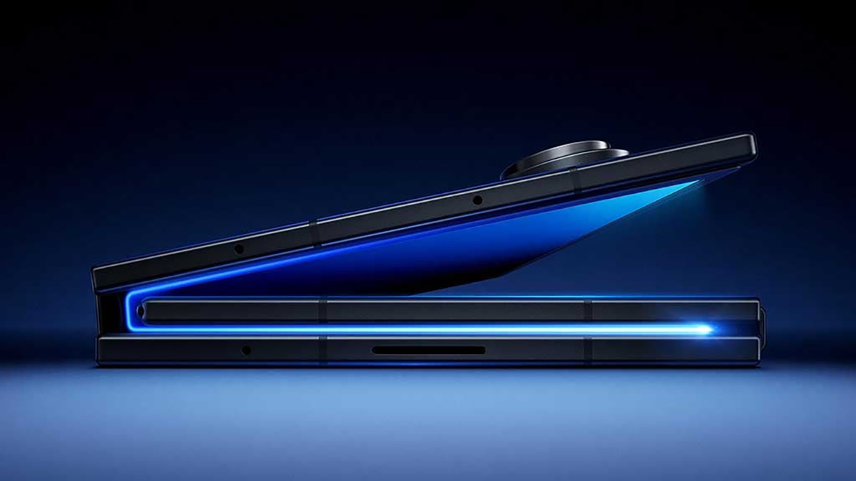 Samsung trình diễn độ bền ấn tượng của Galaxy Z TriFold: Gập 200,000 lần, nhúng nước vẫn hoạt động tốt