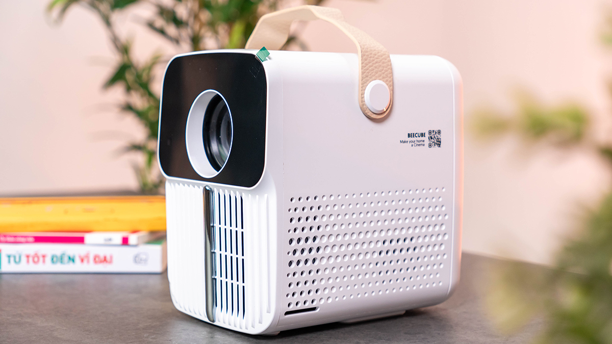Flash sale gia dụng 26/10: Máy chiếu Beecube X2 Max Gen 3 giảm giá sâu, camera an ninh Xiaomi chỉ 550K