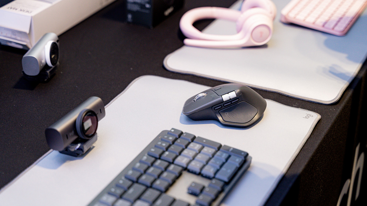 Logitech MX Master 4 ra mắt tại VN: Actions Ring thông minh, vật liệu mới, USB-C dongle quay lại