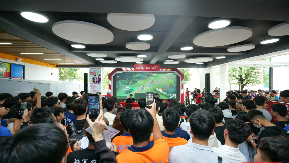 Sinh viên HUTECH “cháy hết mình” với hoạt động Esports tại S-Camp 2025
