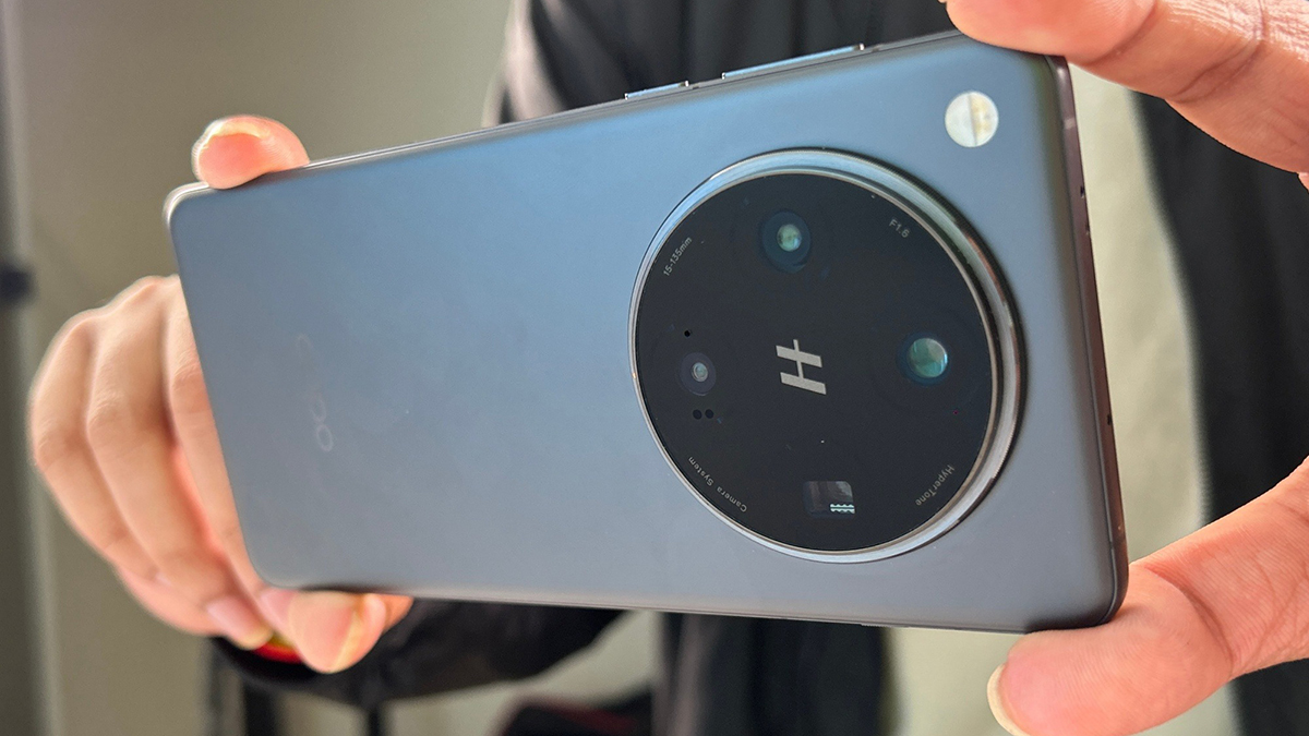 OPPO Find X9 Ultra lộ diện: Flagship pin 7000 mAh, camera 200MP sẵn sàng đấu Galaxy S26 Ultra OPPO Find X9 Ultra lộ diện: Flagship pin 7000 mAh, camera 200MP sẵn sàng đấu Galaxy S26 Ultra