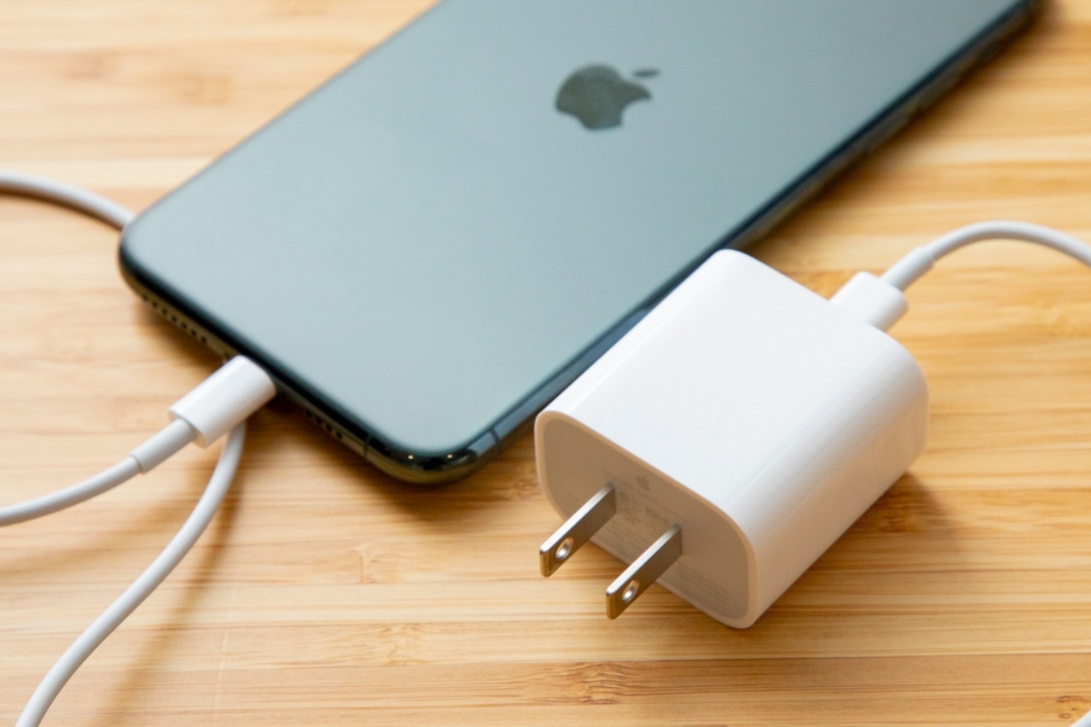 Dung lượng pin iPhone 12 Pro Max bao nhiêu mAh? Thời gian sử dụng bao lâu