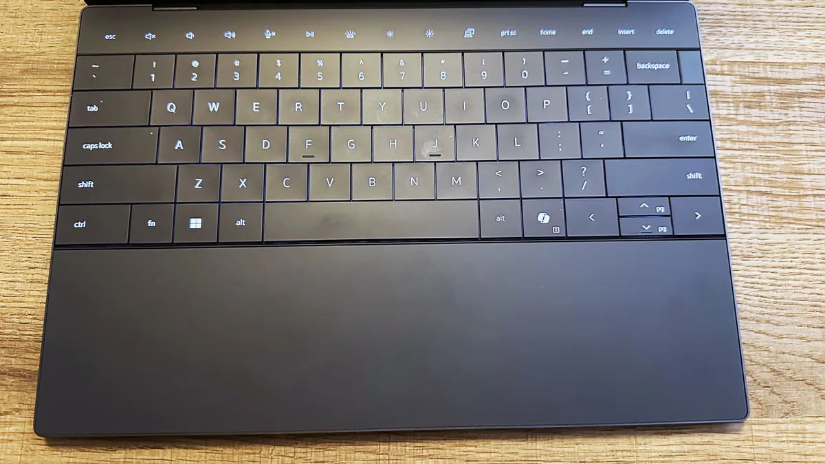 Bàn phím và touchpad của Dell XPS 13 9350
