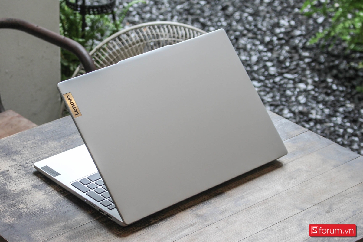 Thiết kế tổng thể của Lenovo Ideapad Slim 5i