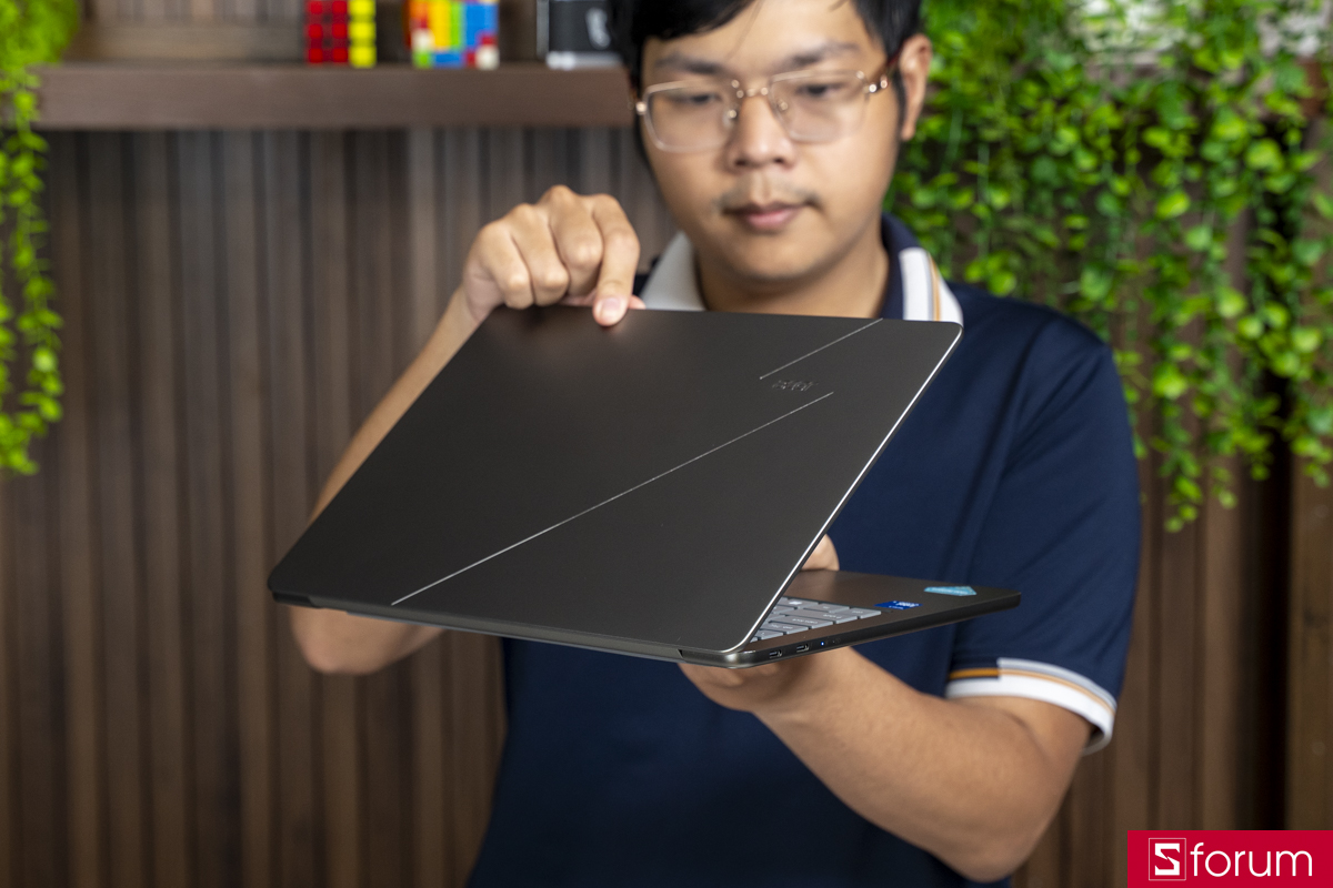 Trọng lượng nhẹ nhàng, dễ mang theo