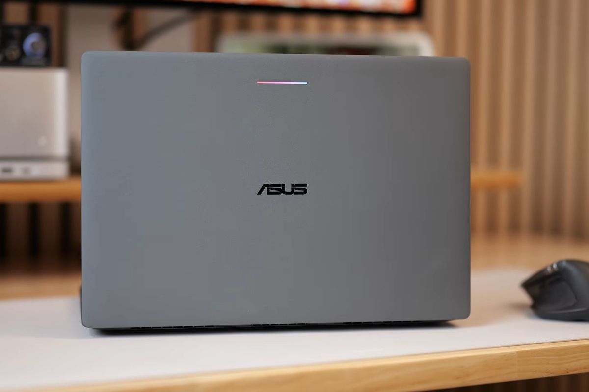 Mang Android lên Googlebook: Tham vọng "lật đổ" MacBook nhưng ngã ngựa vì lỗi đồng bộ?