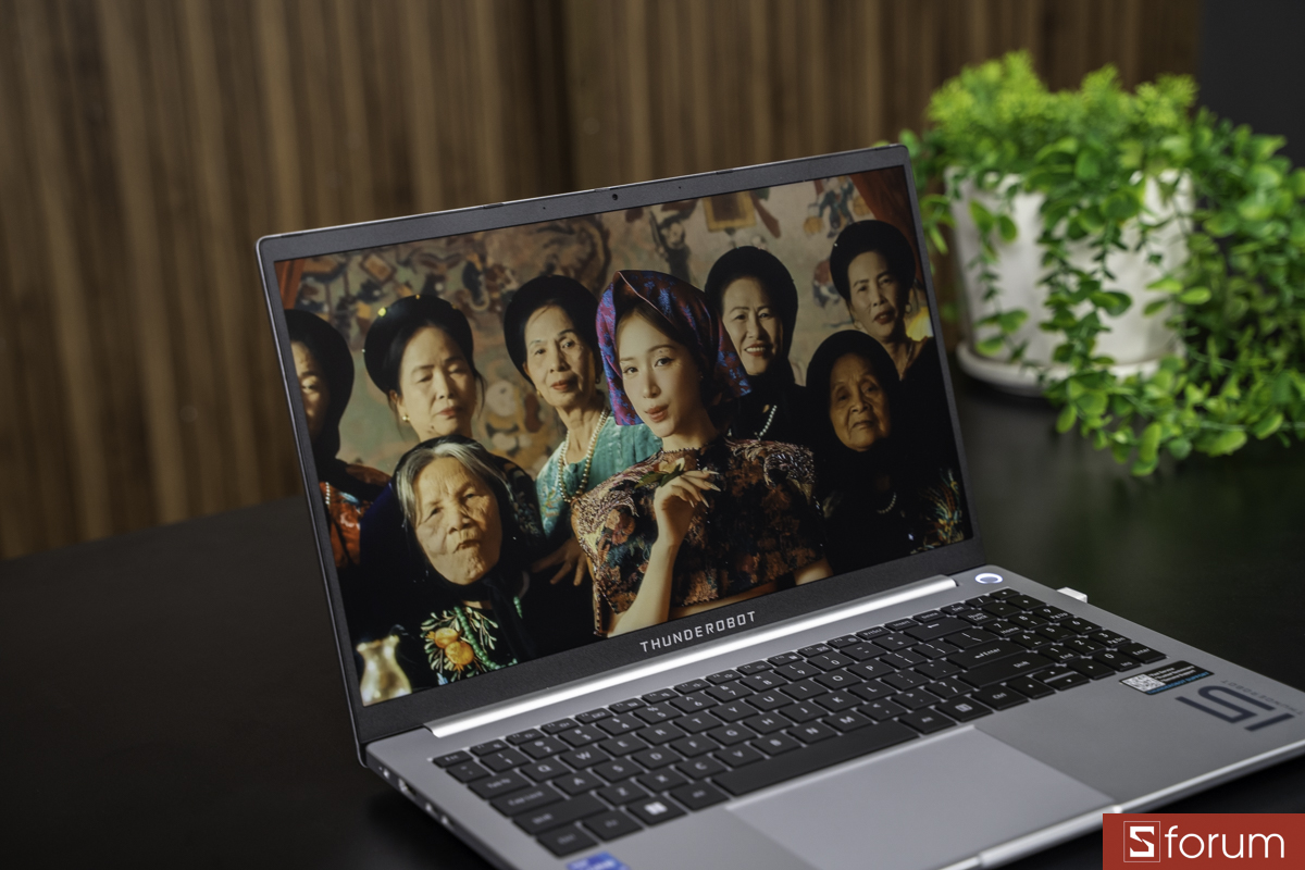 Độ phủ màu chỉ phù hợp với học tập, làm việc văn phòng