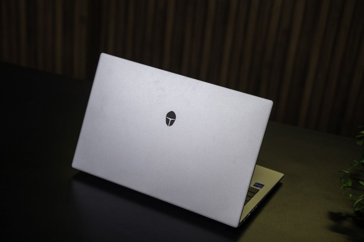 Laptop văn phòng giá rẻ nhưng đòi "cân" game eSports: Thunderobot T-Book 15N làm được không?