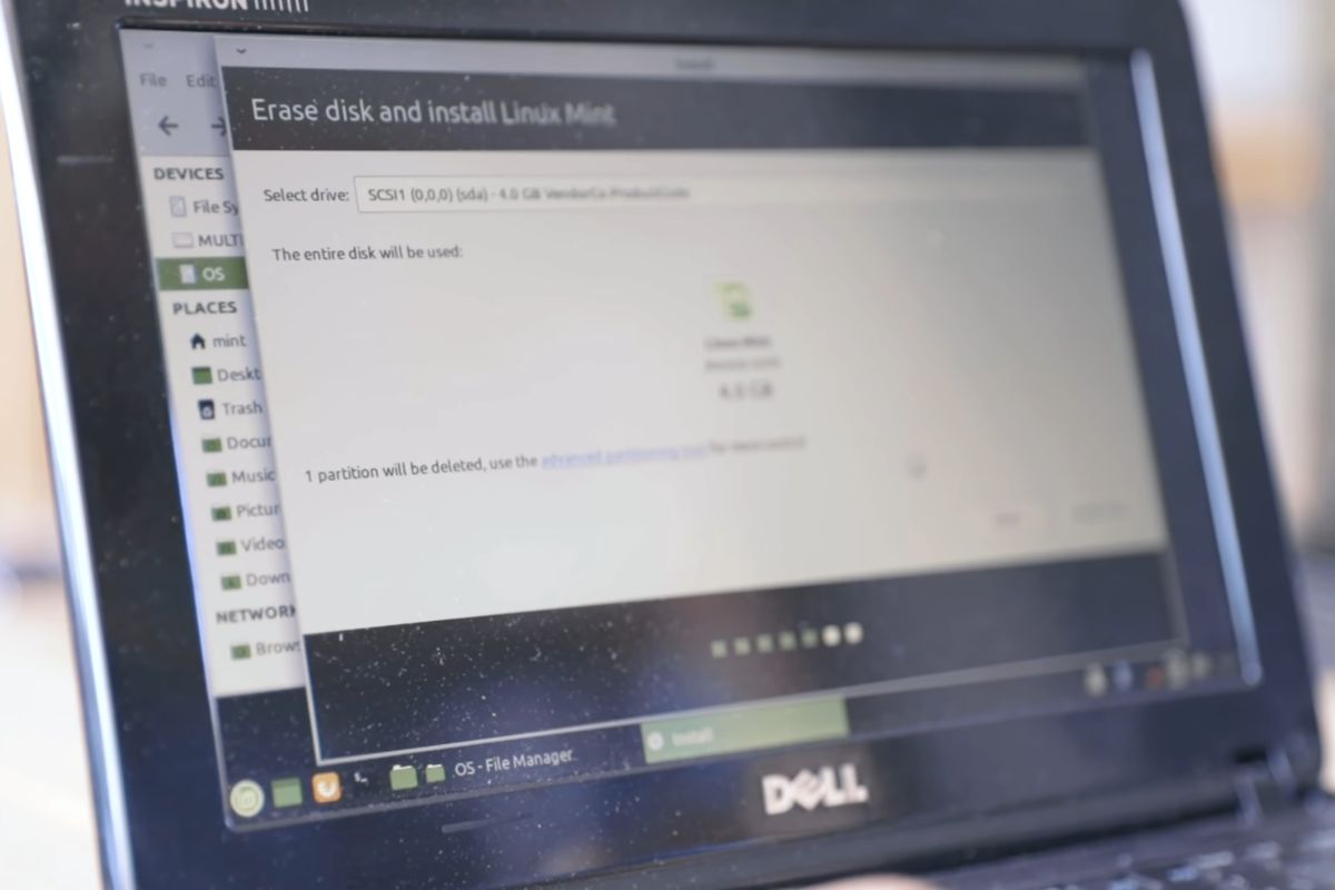 Linux linh hoạt, đa dạng bản phân phối, phù hợp cho lập trình và người thích tùy biến hệ thống.