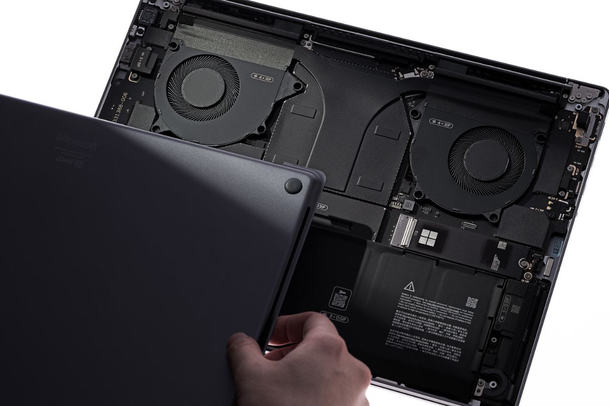 Hệ thống tản nhiệt trên Surface Laptop Ultra