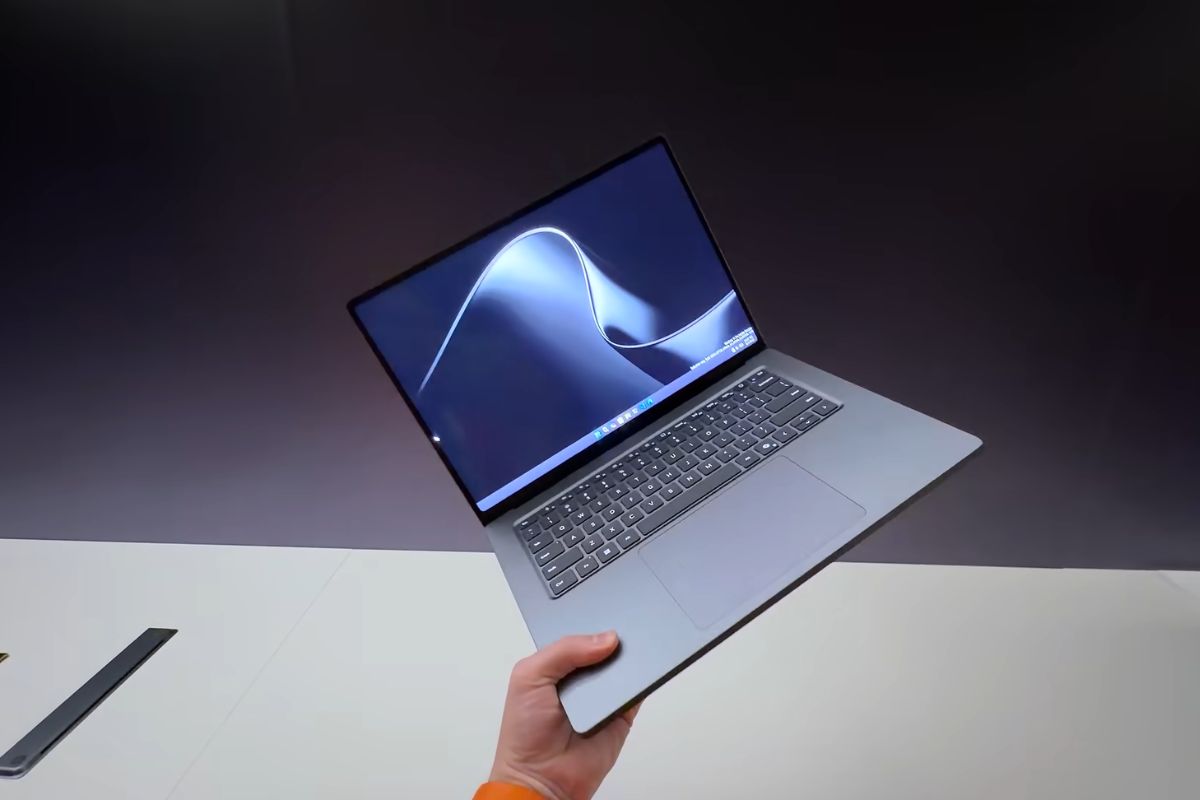 Surface Laptop Ultra - Laptop mạnh nhất của Microsoft có gì hot, giá bao nhiêu?