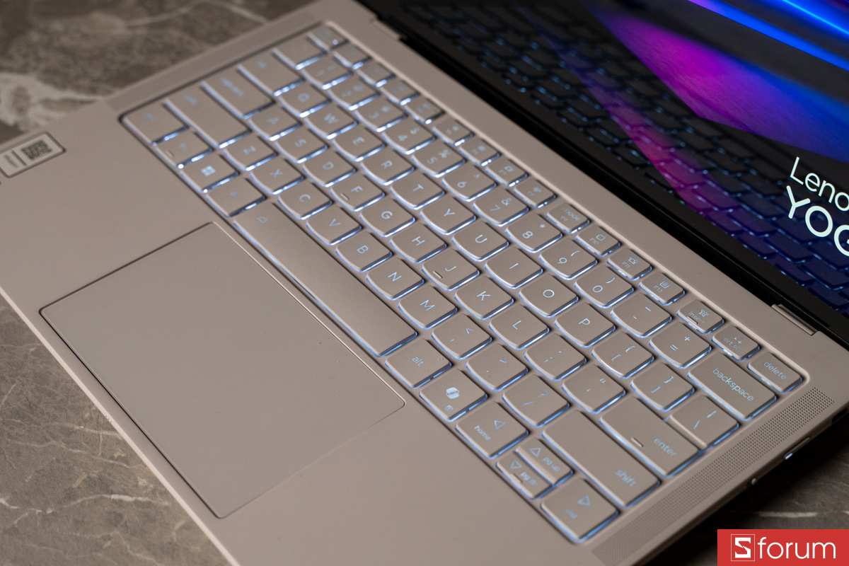 Đèn phím đơn sắc và Touchpad