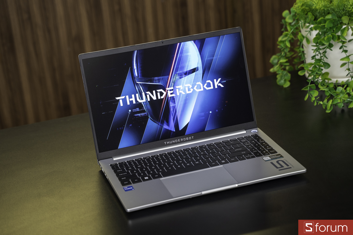Màn hình trên Thunderobot T-Book 15N