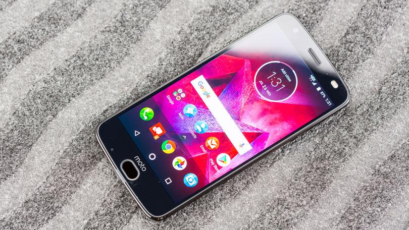 Hé lộ ảnh Moto Z3 và Z3 Play: Màn hình tràn cong hai bên như Galaxy S8?