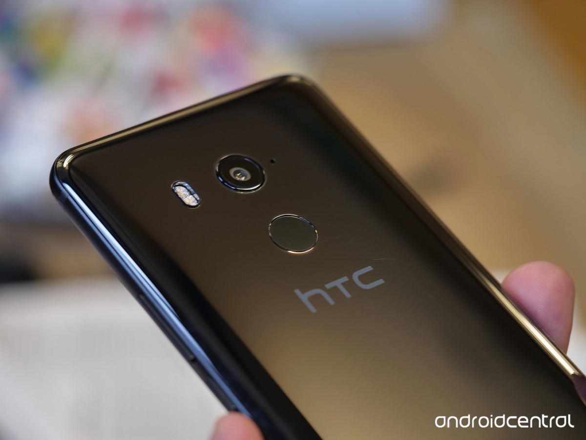 HTC U11 EYEs lộ cấu hình: Màn hình 6 inch 18:9, Snapdragon 652, pin 3930 mAh