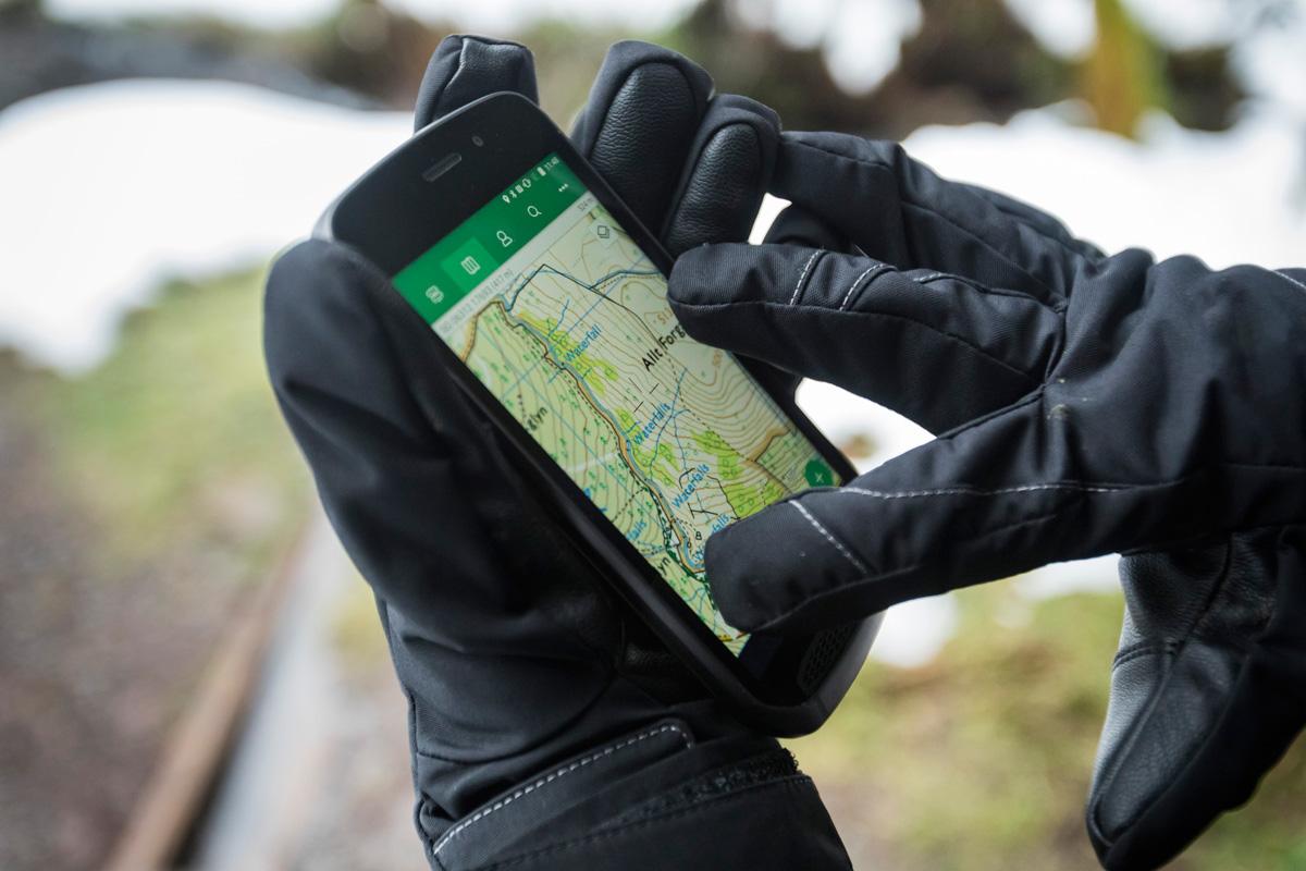Smartphone Land Rover dành cho người thích "phượt" sẽ được ra mắt tại MWC 2018
