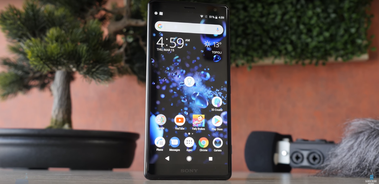 Sony tặng PS4 cho khách hàng đặt trước Xperia XZ2