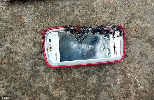 Một thiếu nữ tử vong do Nokia 5233 bỗng dưng phát nổ