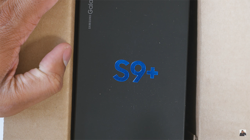 Mở hộp Galaxy S9 Plus phiên bản Đen Huyền Bí