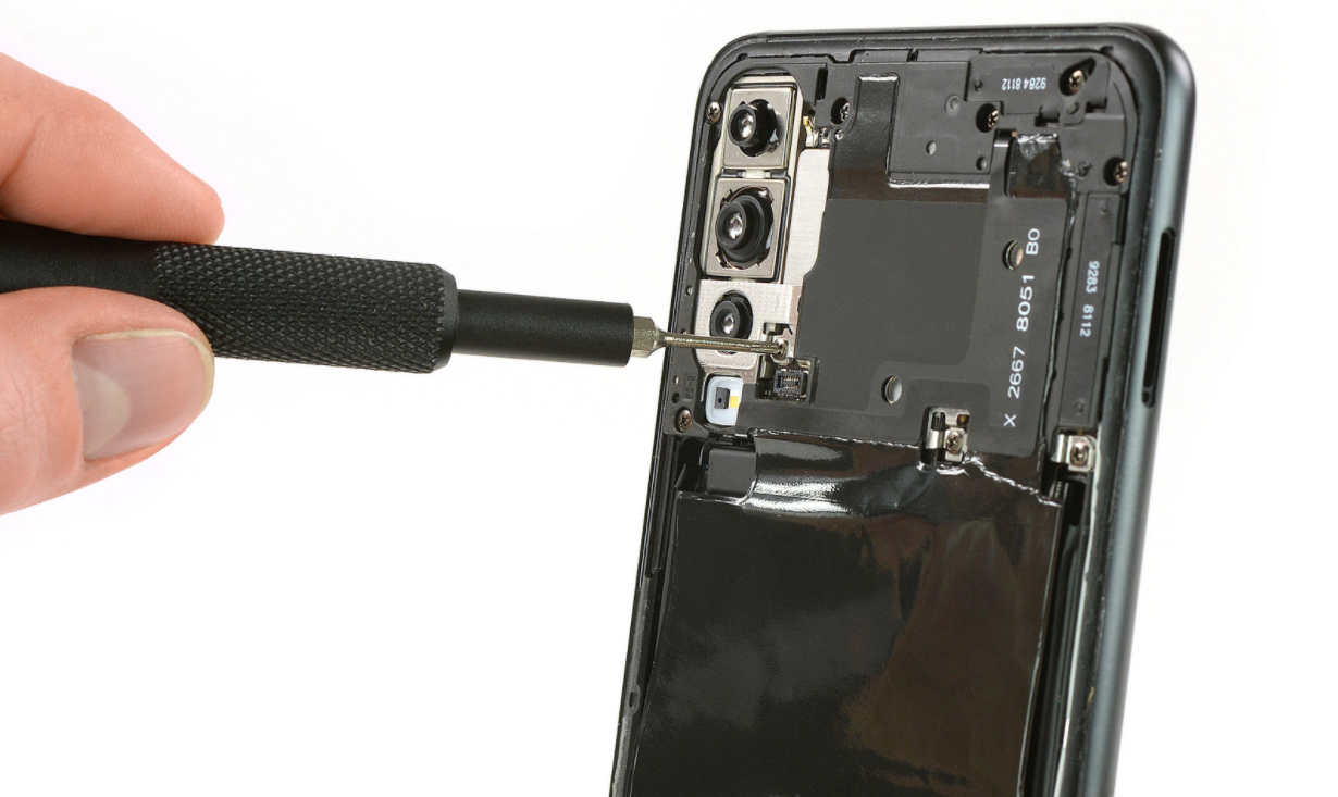 "Mổ bụng" Huawei P20 Pro mới biết: Cả 3 camera đều có chống rung quang học