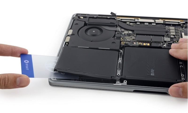 Apple mở chương trình thay thế pin cho MacBook Pro 13 inch bị phồng pin