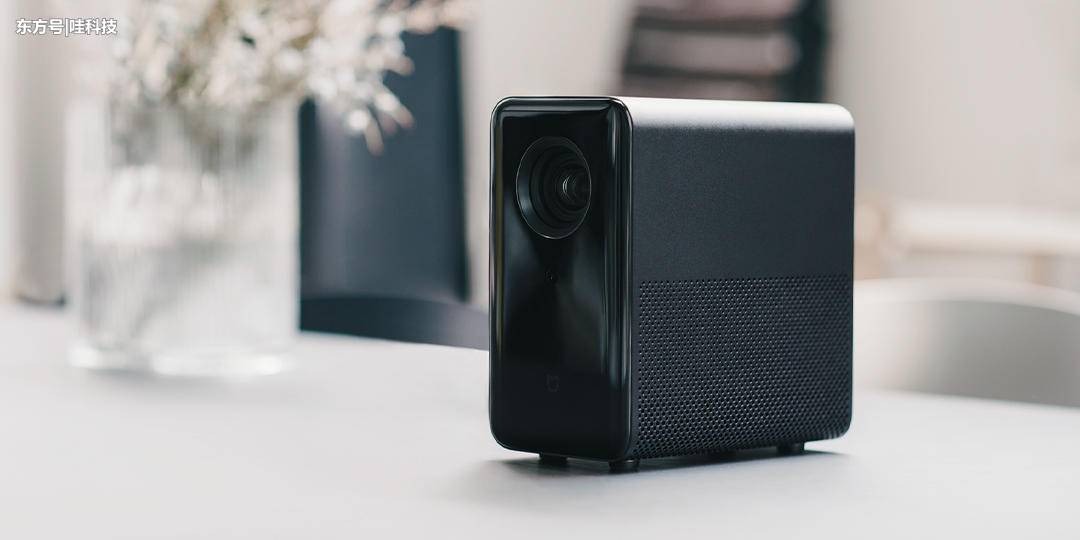 Xiaomi ra mắt máy chiếu Mijia với 800 ANSI Lumen, giá 14.2 triệu đồng
