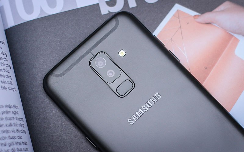 Đặt trước Galaxy A6/ A6+: camera kép xóa phông ảo diệu, màn hình tràn viền, kim loại nguyên khối,... nhận quà khủng lên đến 1,5 triệu đồng