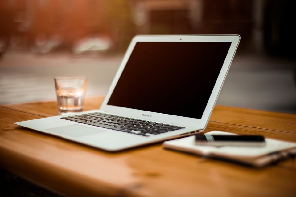 Apple sẽ hoãn ra mắt chiếc Macbook Air mới sử dụng màn Retina vào nửa sau năm 2018