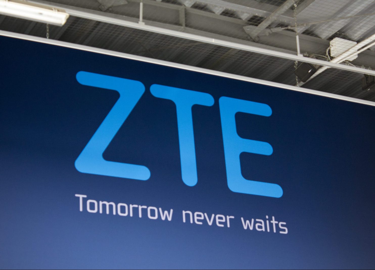 ZTE ước tính sẽ bị mất 3,1 tỷ USD do lệnh cấm của Mỹ