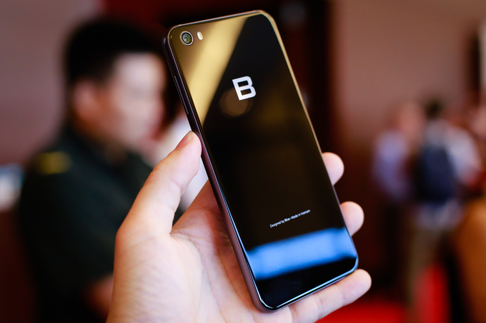 BKAV hợp tác cùng nhà mạng bán Bphone 2017 giá 5 triệu