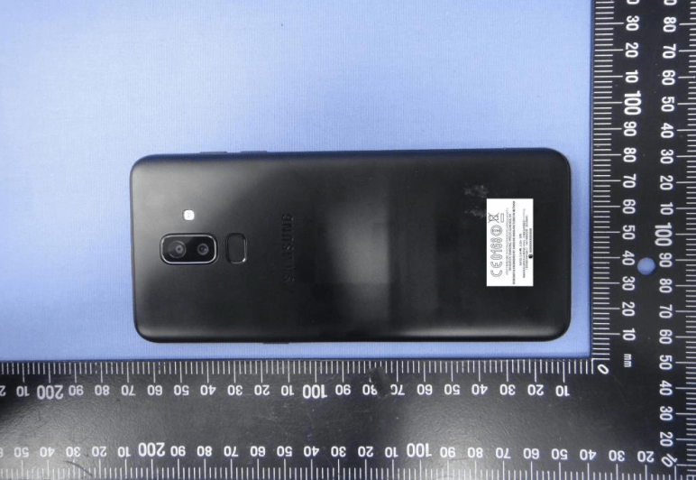 Galaxy J8 lộ ảnh thực tế: Camera kép, vỏ kim loại, Snapdragon 450