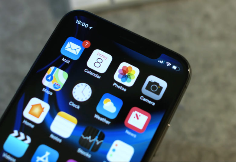 Người dùng than phiền iOS 11.4 khiến pin iPhone tụt nhanh