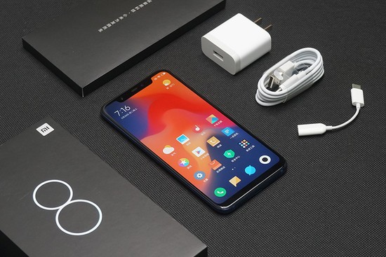 Xiaomi Mi 8 đã bắt đầu được bán ra trên toàn cầu, sẽ có mặt tại Việt Nam trong thời gian tới