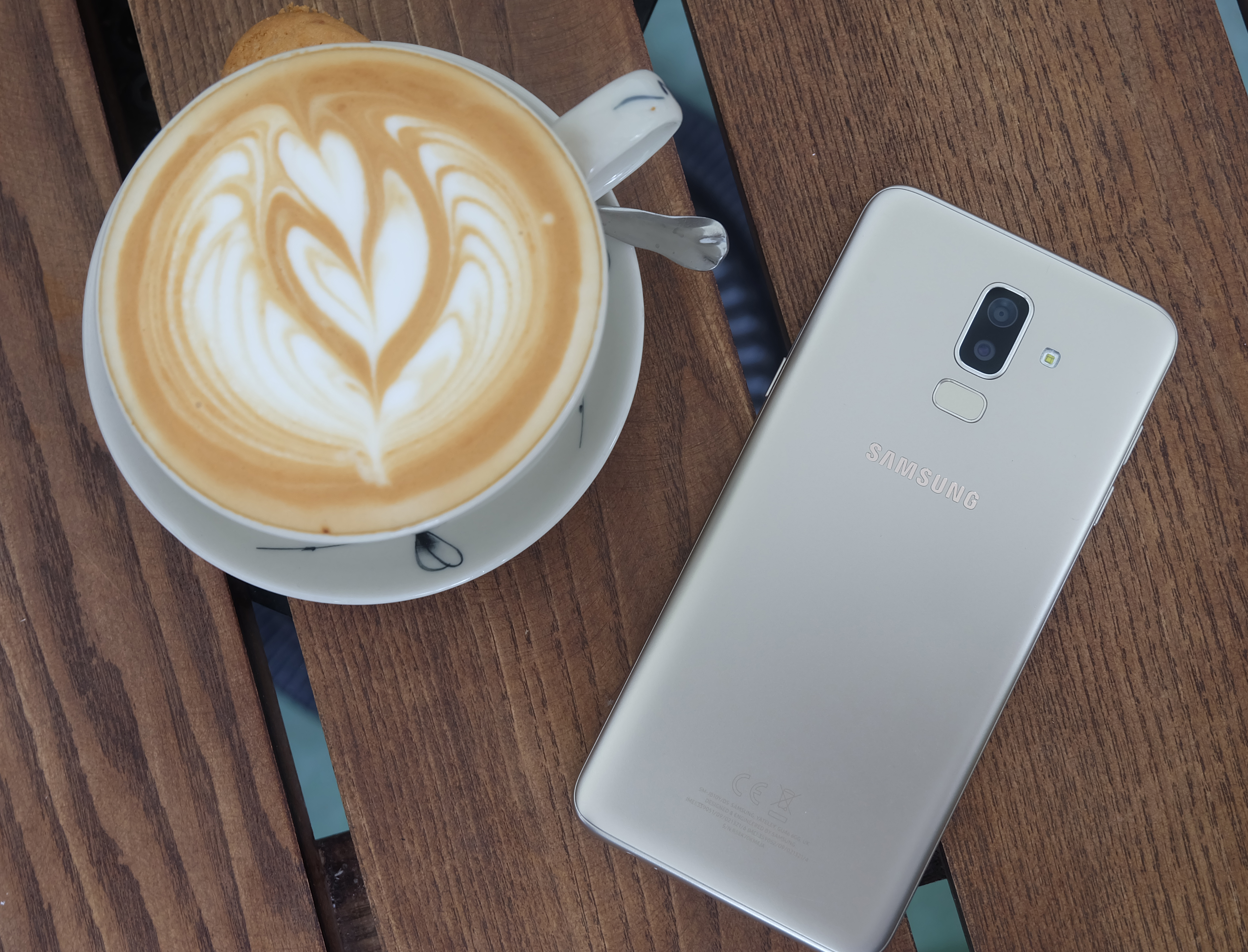Trải nghiệm sử dụng Samsung Galaxy J8: Đúng là sinh ra để dành cho người biết nắm bắt cơ hội!