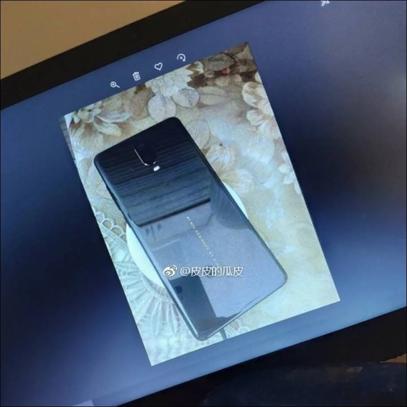 Xiaomi Mi MIX 3 lộ ảnh thực tế: Thay đổi hoàn toàn về thiết kế, có camera kép, cảm biến vân tay dưới màn hình