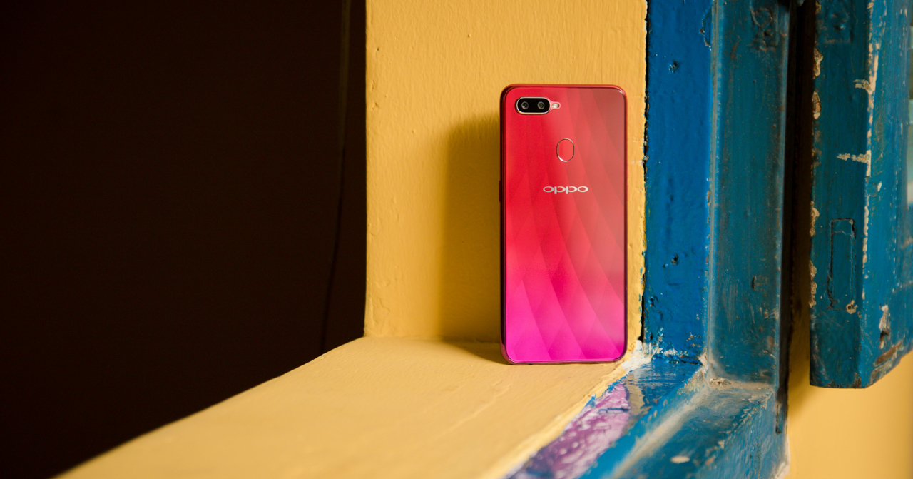 Trên tay và đánh giá nhanh Oppo F9: Thiết kế đẹp, sạc nhanh VOOC thần tốc, camera kép, giá 7.69 triệu