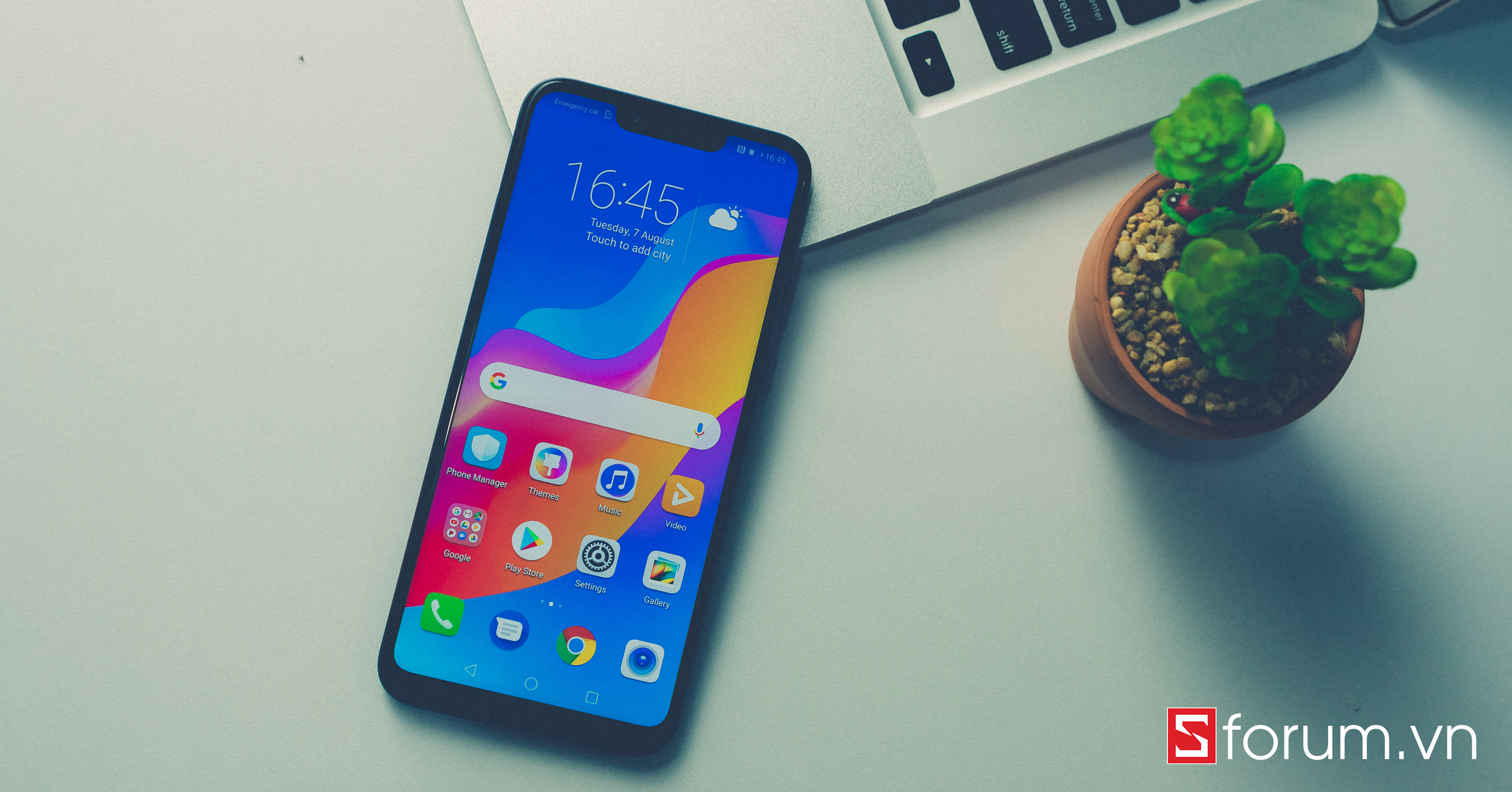 Trên tay Honor Play: Màn hình tai thỏ, Kirin 970 hỗ trợ GPU Turbo, pin 3.750mAh, giá 6.990.000 đồng