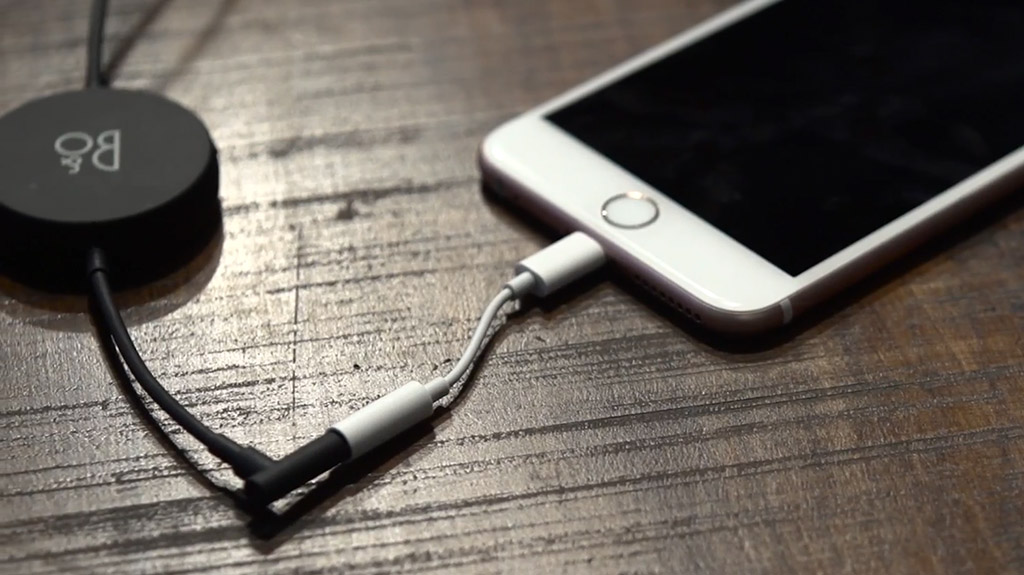 Apple sẽ không tặng kèm adapter tai nghe 3.5mm cho iPhone 2018 nữa