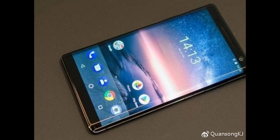 Nokia 9 lộ ảnh thực tế: Màn hình cong tràn cạnh, viền trên và viền dưới vẫn còn khá dày