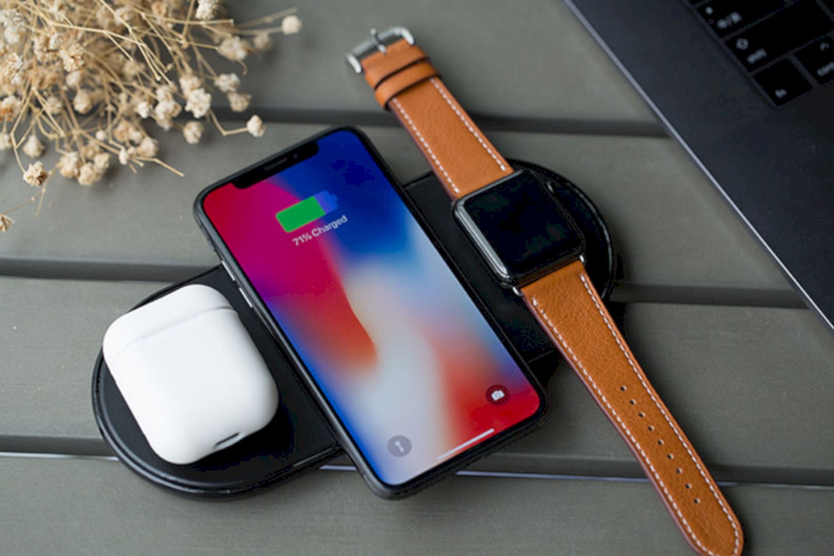Tin buồn cho những ai còn chờ Apple AirPower, chiếc đế sạc này có thể sẽ bị khai tử ngay trước khi lên kệ