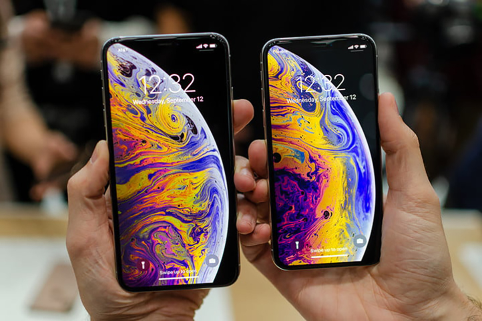 "Mặc dù đắt, nhưng tôi vẫn quyết định mua iPhone Xs Max"