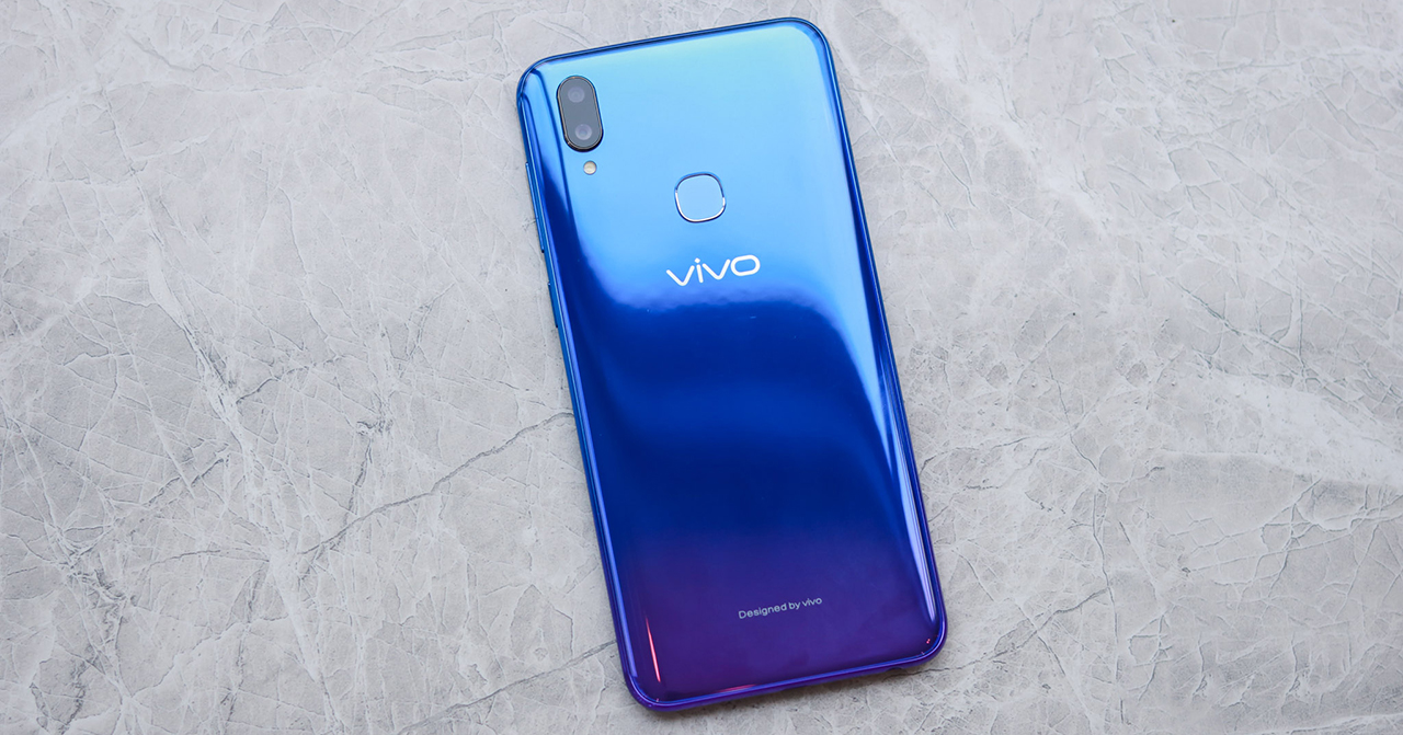 Trên tay Vivo V11i: Màn hình giọt nước, màu sắc đẹp, hỗ trợ sạc nhanh, camera kép