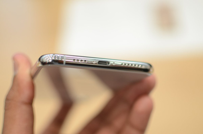 Mang tiếng smartphone nghìn đô nhưng iPhone Xs lại có 1 điểm cực kỳ thiếu tinh tế