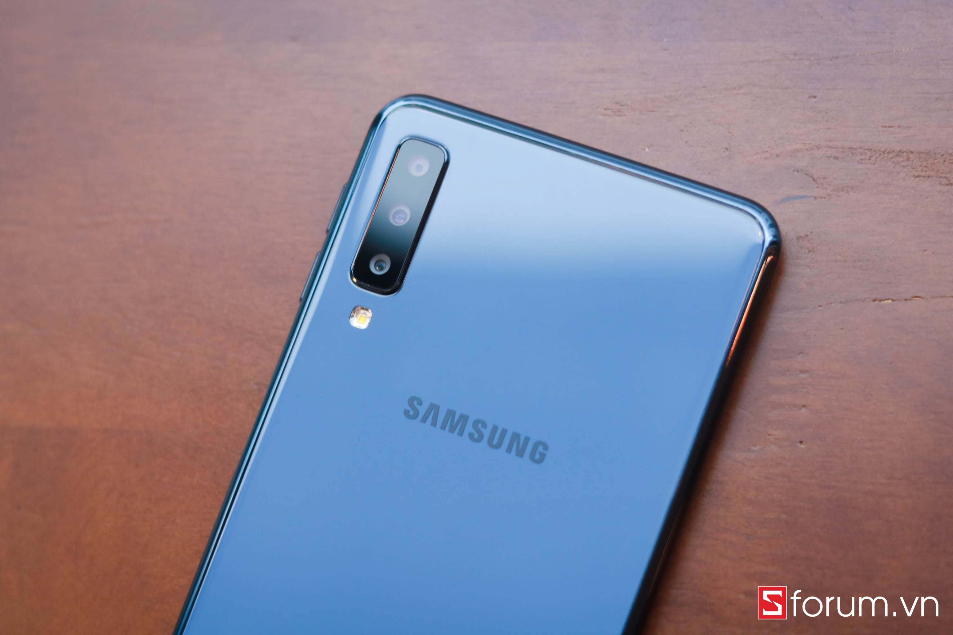 Đánh giá camera Samsung Galaxy A7 2018: Ba camera sau làm được những gì?