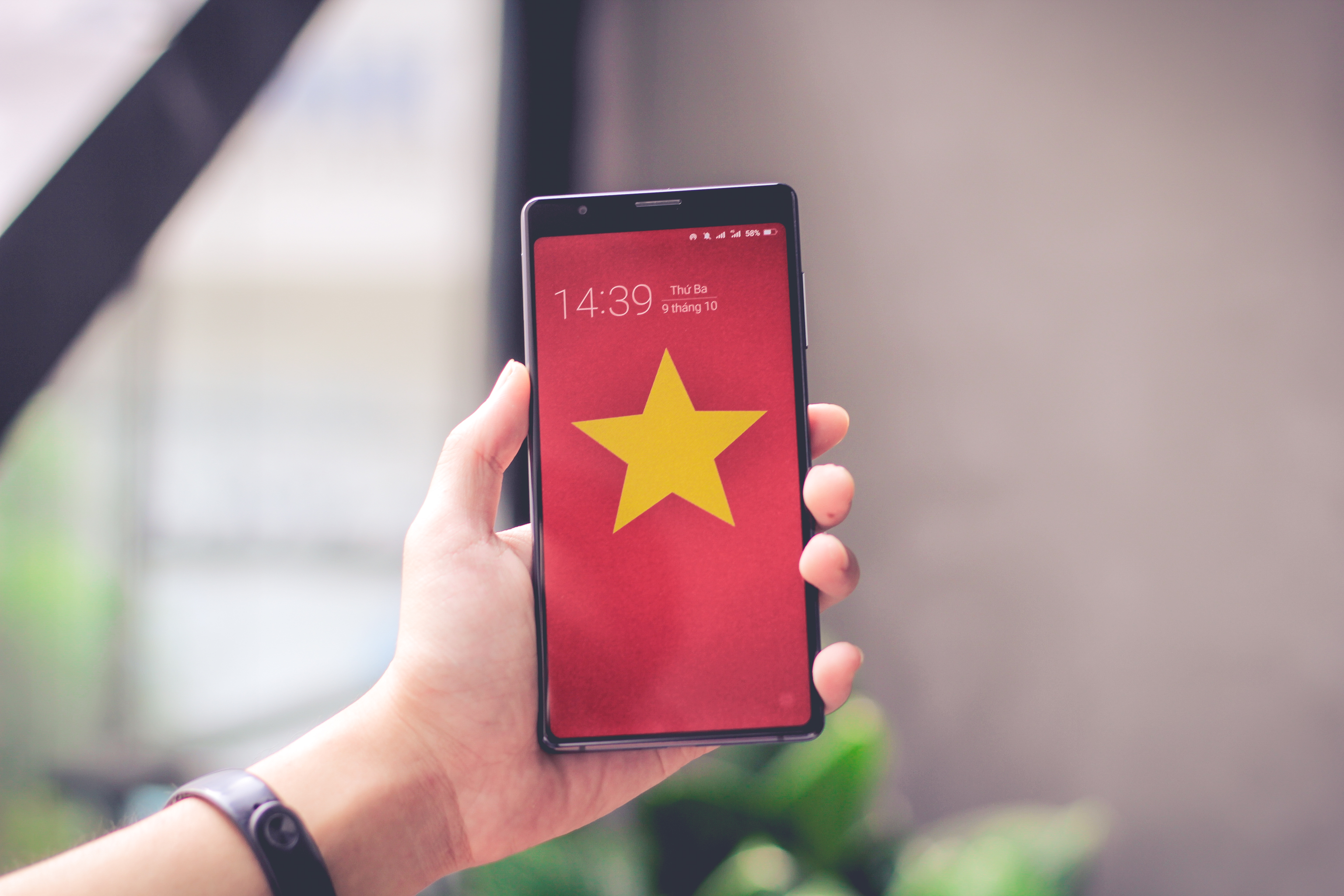 Giao hàng chậm trễ, Bkav tặng người dùng Bphone 3 củ sạc nhanh trị giá hơn 500.000 đồng thay cho lời xin lỗi